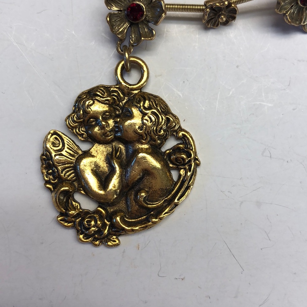Gold and red cherubs necklace - Picture 3 of 3